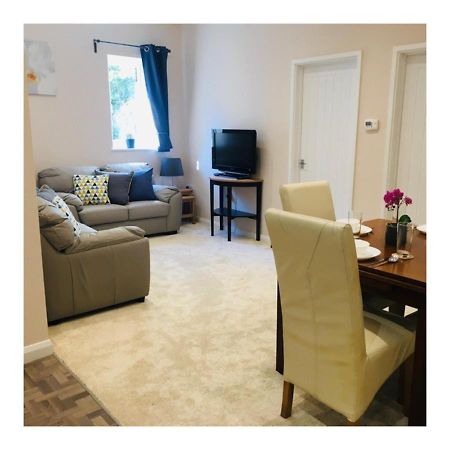 Private 1St Floor Apartment - Perfect For Port Of Dover, Eurotunnel And Short Stays Esterno foto
