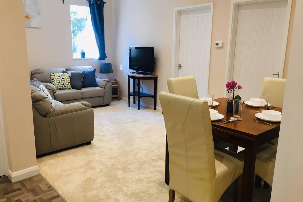 Private 1St Floor Apartment - Perfect For Port Of Dover, Eurotunnel And Short Stays Esterno foto